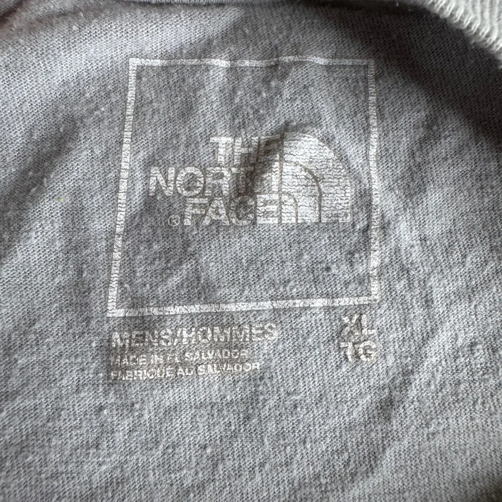 The North Face Mens XL Gray Graphic T-Shirt Short Sleeve Geometric Arc Logo Tee